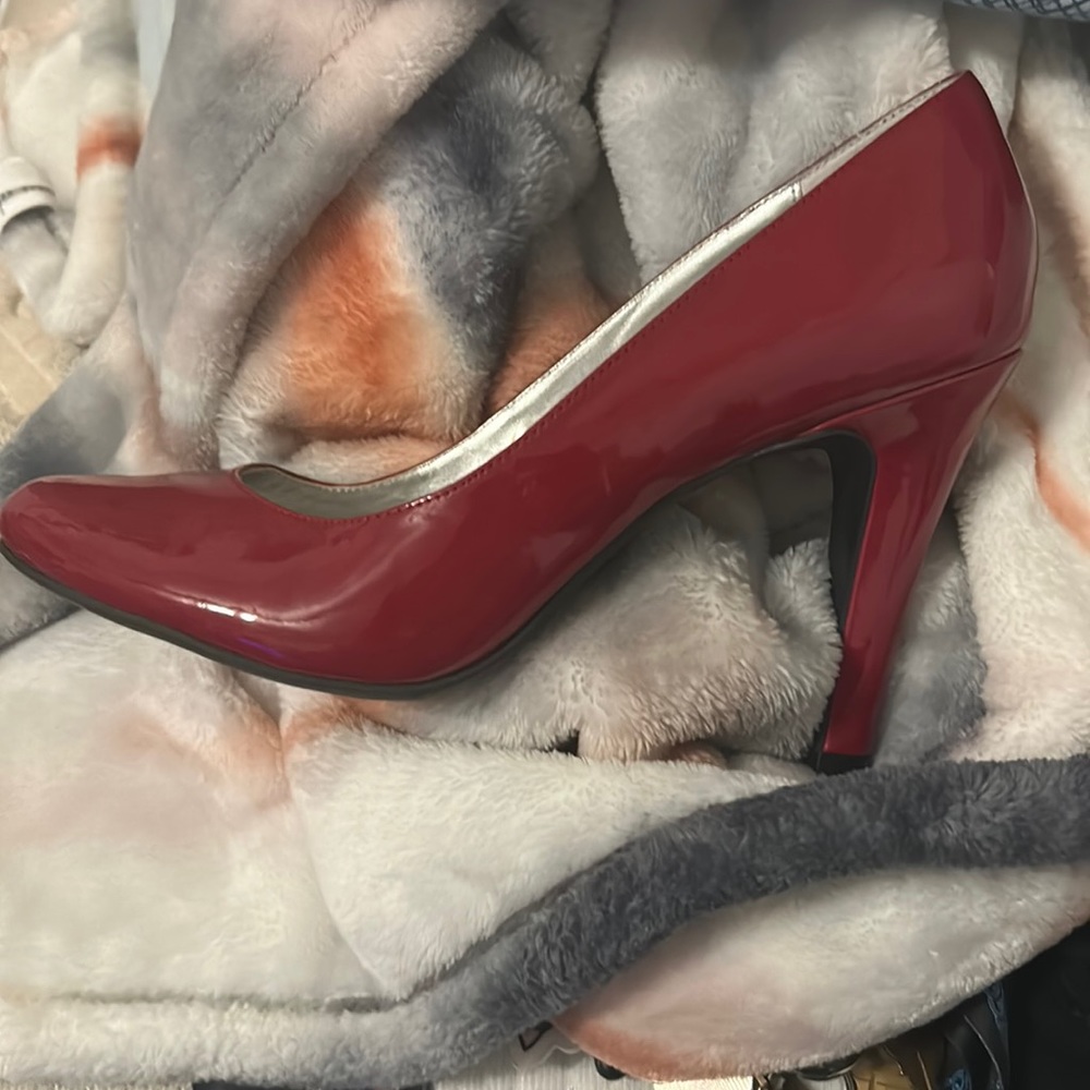 Women’s patent leather heels NWOT